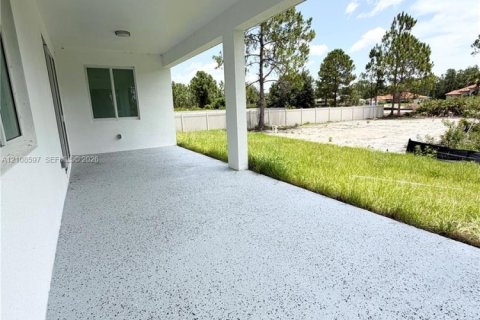 House in Lehigh Acres, Florida 4 bedrooms, 155.24 sq.m. № 2426401 - photo 22