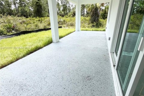 House in Lehigh Acres, Florida 4 bedrooms, 155.24 sq.m. № 2426401 - photo 21
