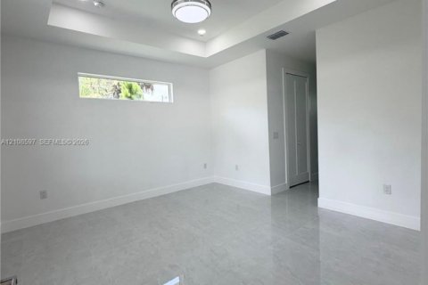 House in Lehigh Acres, Florida 4 bedrooms, 155.24 sq.m. № 2426401 - photo 12