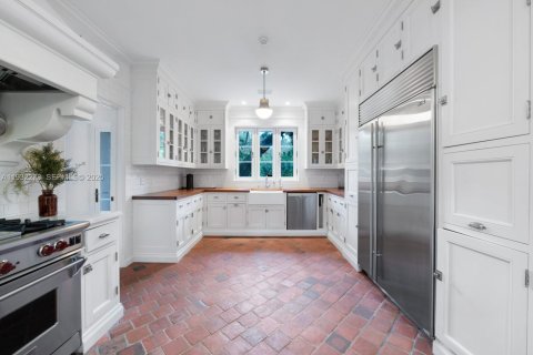Villa ou maison à vendre à Miami, Floride: 6 chambres, 582.31 m2 № 1991363 - photo 10