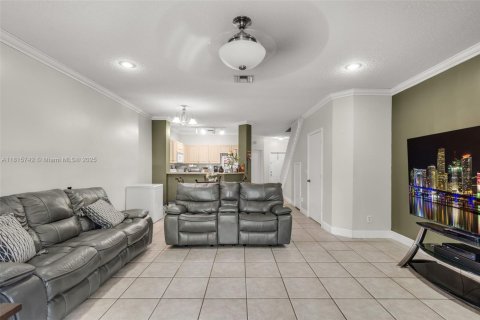 Touwnhouse à vendre à Pembroke Pines, Floride: 2 chambres, 124.3 m2 № 1779088 - photo 9