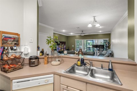 Touwnhouse à vendre à Pembroke Pines, Floride: 2 chambres, 124.3 m2 № 1779088 - photo 5