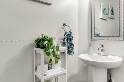 Touwnhouse à vendre à Pembroke Pines, Floride: 2 chambres, 124.3 m2 № 1779088 - photo 12