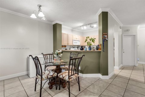 Touwnhouse à vendre à Pembroke Pines, Floride: 2 chambres, 124.3 m2 № 1779088 - photo 10