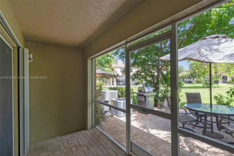 Touwnhouse à vendre à Pembroke Pines, Floride: 2 chambres, 124.3 m2 № 1779088 - photo 25