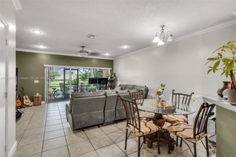 Touwnhouse à vendre à Pembroke Pines, Floride: 2 chambres, 124.3 m2 № 1779088 - photo 6