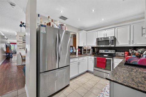 Townhouse in Riverview, Florida 2 bedrooms, 142.33 sq.m. № 2196772 - photo 15