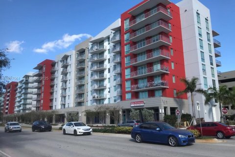 Condo in Doral, Florida, 1 bedroom  № 1994094 - photo 1