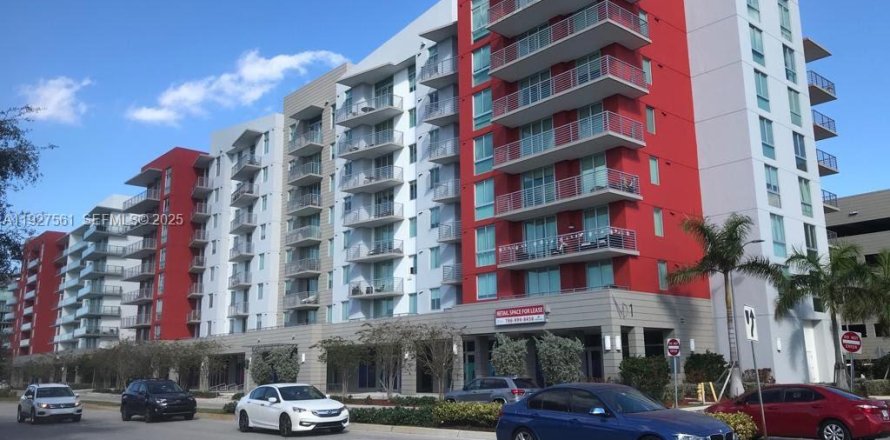 Condo in Doral, Florida, 1 bedroom  № 1994094