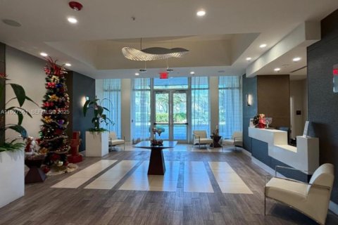 Condo in Doral, Florida, 1 bedroom  № 1994094 - photo 14