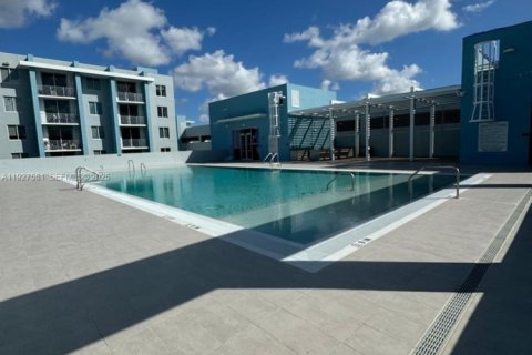 Condo in Doral, Florida, 1 bedroom  № 1994094 - photo 26