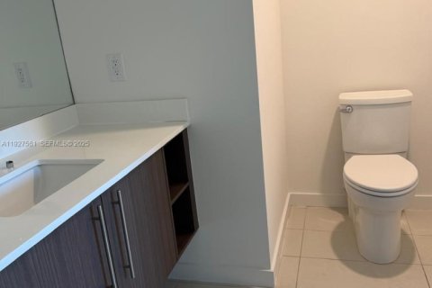 Condo in Doral, Florida, 1 bedroom  № 1994094 - photo 6
