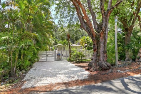 House in Miami, Florida 2 bedrooms, 72 sq.m. № 2066365 - photo 3