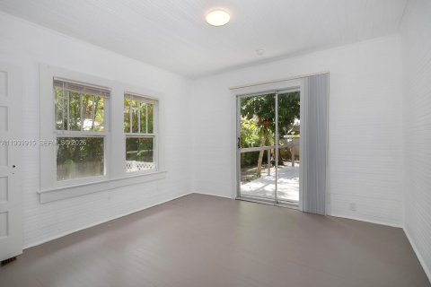 House in Miami, Florida 2 bedrooms, 72 sq.m. № 2066365 - photo 16