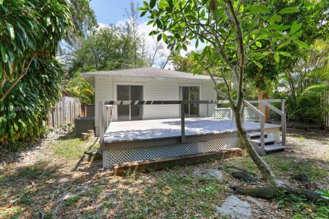 House in Miami, Florida 2 bedrooms, 72 sq.m. № 2066365 - photo 22