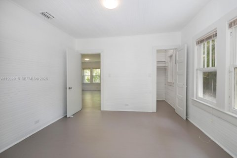 House in Miami, Florida 2 bedrooms, 72 sq.m. № 2066365 - photo 17