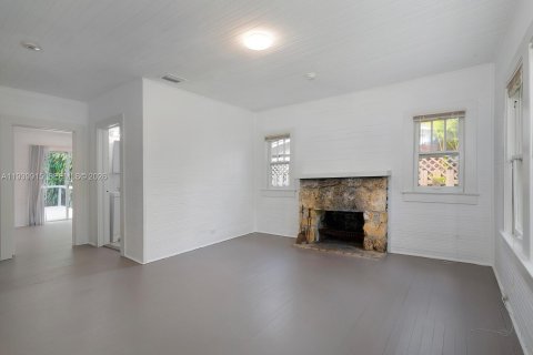 House in Miami, Florida 2 bedrooms, 72 sq.m. № 2066365 - photo 8