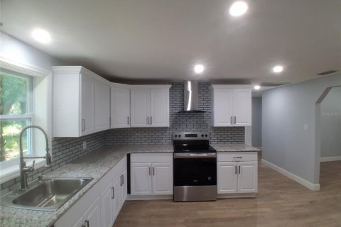 House in Lake Wales, Florida 3 bedrooms, 104.98 sq.m. № 1894359 - photo 21