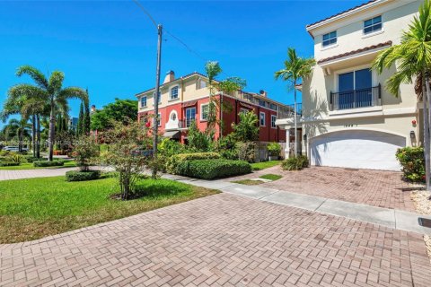 Townhouse in Fort Lauderdale, Florida 4 bedrooms, 325.62 sq.m. № 1872199 - photo 2