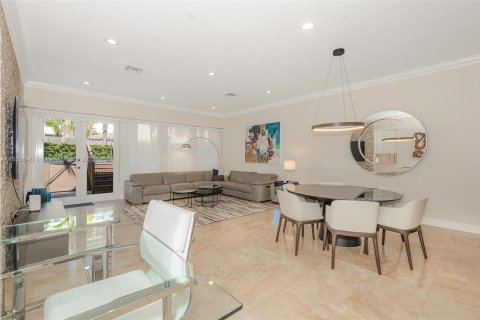 Townhouse in Fort Lauderdale, Florida 4 bedrooms, 325.62 sq.m. № 1872199 - photo 8