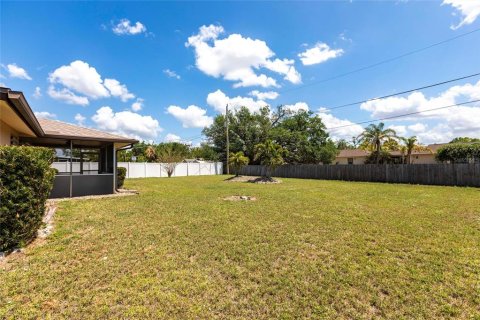 House in Port Charlotte, Florida 2 bedrooms, 123.93 sq.m. № 1613431 - photo 23