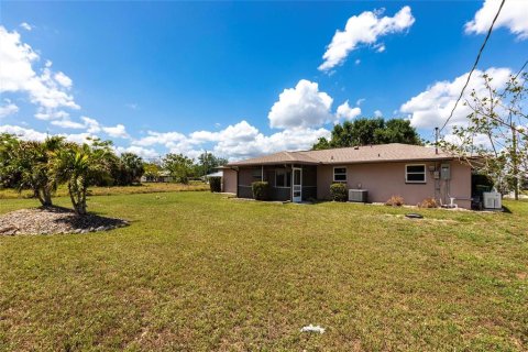 House in Port Charlotte, Florida 2 bedrooms, 123.93 sq.m. № 1613431 - photo 21