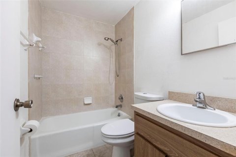 House in Port Charlotte, Florida 2 bedrooms, 123.93 sq.m. № 1613431 - photo 16