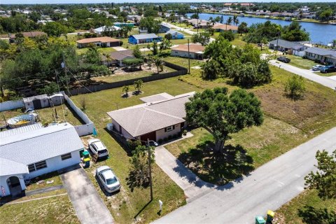 House in Port Charlotte, Florida 2 bedrooms, 123.93 sq.m. № 1613431 - photo 29