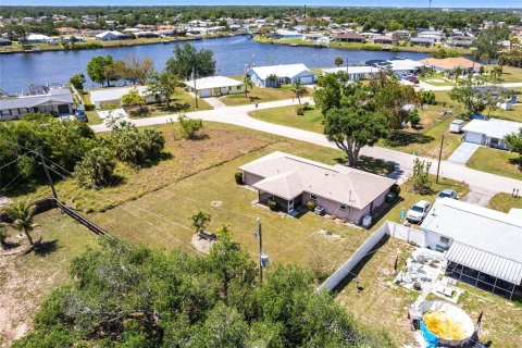 House in Port Charlotte, Florida 2 bedrooms, 123.93 sq.m. № 1613431 - photo 26