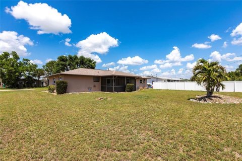 House in Port Charlotte, Florida 2 bedrooms, 123.93 sq.m. № 1613431 - photo 22
