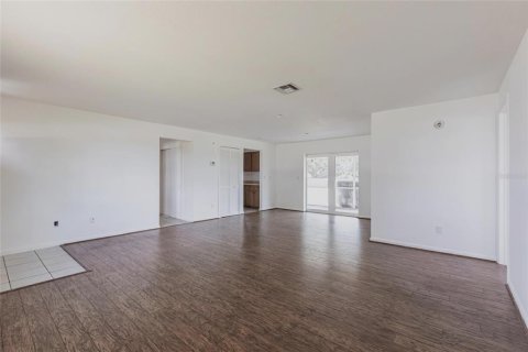 House in Port Charlotte, Florida 2 bedrooms, 123.93 sq.m. № 1613431 - photo 3