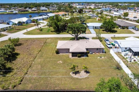 House in Port Charlotte, Florida 2 bedrooms, 123.93 sq.m. № 1613431 - photo 25