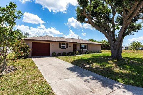 House in Port Charlotte, Florida 2 bedrooms, 123.93 sq.m. № 1613431 - photo 1