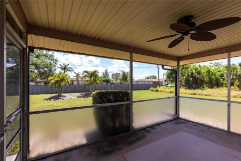 House in Port Charlotte, Florida 2 bedrooms, 123.93 sq.m. № 1613431 - photo 19