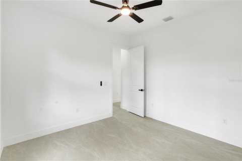 House in Lehigh Acres, Florida 4 bedrooms, 153.29 sq.m. № 2308552 - photo 26