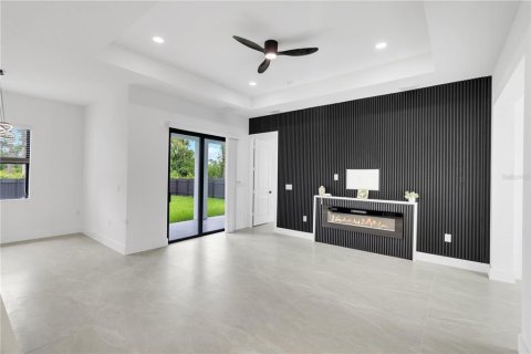 House in Lehigh Acres, Florida 4 bedrooms, 153.29 sq.m. № 2308552 - photo 10