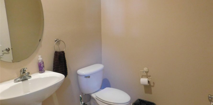Villa ou maison à Cape Coral, Floride 4 chambres, 242.38 m2 № 1223571