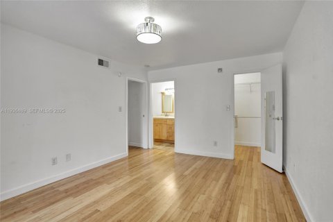 Condo in Coral Springs, Florida, 1 bedroom  № 1994517 - photo 2