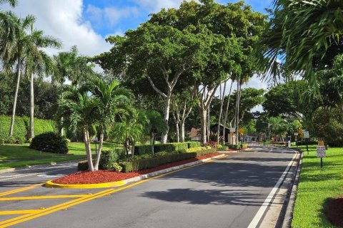 Condo in Boca Raton, Florida, 2 bedrooms № 2081906 - photo 2