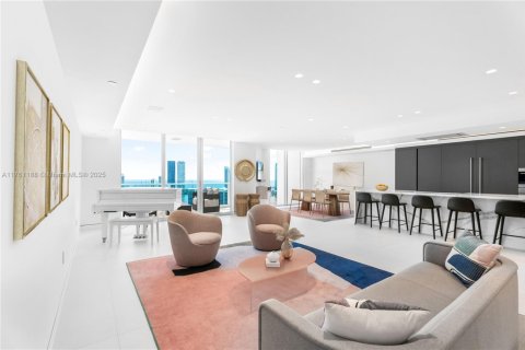 Condo in Aventura, Florida, 4 bedrooms  № 1726926 - photo 2