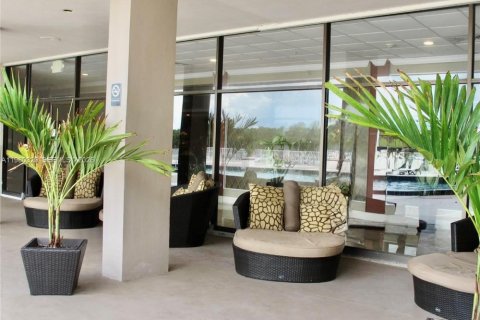 Condo in Sunny Isles Beach, Florida, 1 bedroom  № 2079926 - photo 9