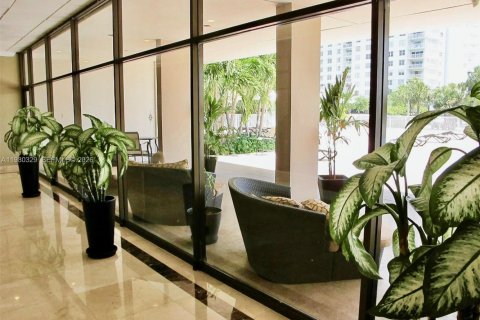 Condo in Sunny Isles Beach, Florida, 1 bedroom  № 2079926 - photo 6