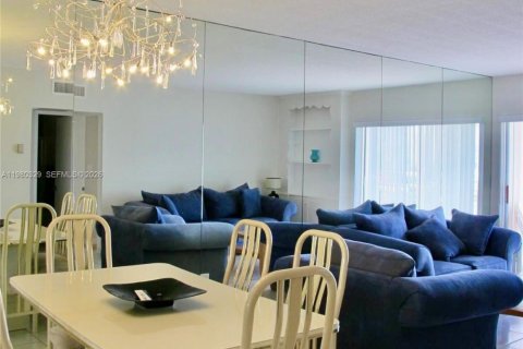 Condo in Sunny Isles Beach, Florida, 1 bedroom  № 2079926 - photo 14