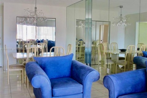 Condo in Sunny Isles Beach, Florida, 1 bedroom  № 2079926 - photo 12
