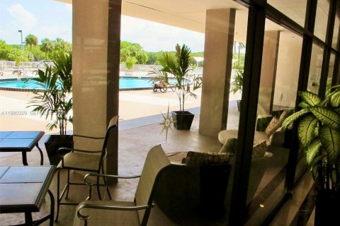 Condo in Sunny Isles Beach, Florida, 1 bedroom  № 2079926 - photo 7