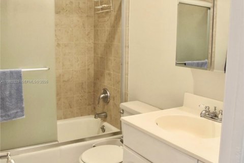 Condo in Sunny Isles Beach, Florida, 1 bedroom  № 2079926 - photo 20