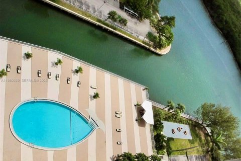 Condo in Sunny Isles Beach, Florida, 1 bedroom  № 2079926 - photo 21