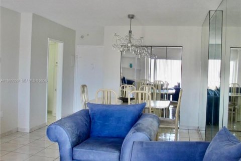 Condo in Sunny Isles Beach, Florida, 1 bedroom  № 2079926 - photo 13