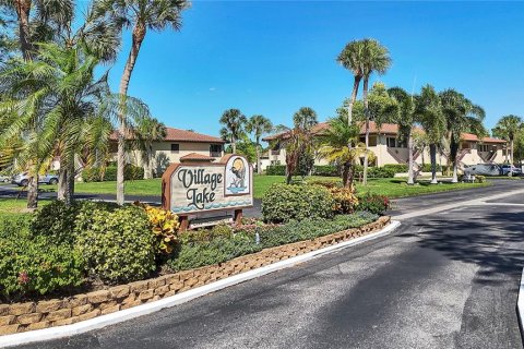 Condominio en alquiler en Sarasota, Florida, 2 dormitorios, 98.94 m2 № 1253963 - foto 1