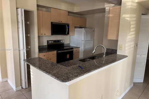 Townhouse in Miramar, Florida 2 bedrooms, 100.33 sq.m. № 2035232 - photo 6